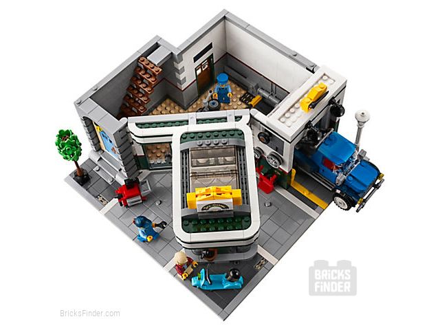 LEGO 10264 Corner Garage Image 2