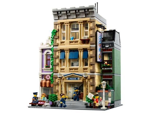 LEGO 10278 Police Station Image 2