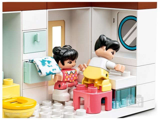 LEGO 10943 Happy Childhood Moments Image 2