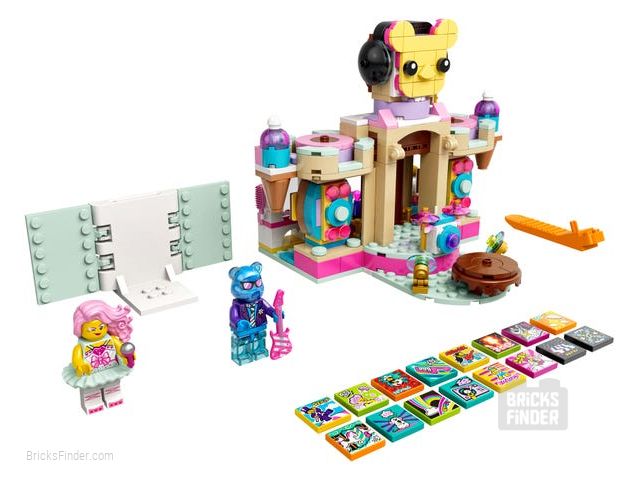 LEGO 43111 Candy Castle Stage Image 1