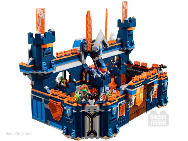 LEGO 70357 Knighton Castle Image 2