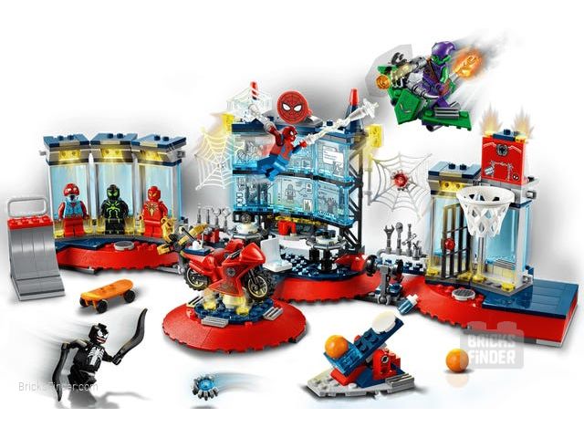 LEGO 76175 Attack on the Spider Lair Image 2