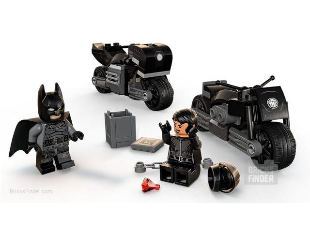LEGO 76179 Batman & Selina Kyle Motorcycle Pursuit Image 2
