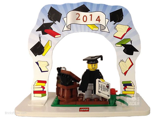 LEGO 850935 Classic Minifigure Graduation Set Image 1